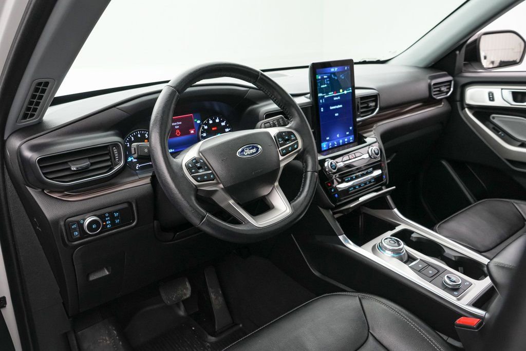 Certified 2023 Ford Explorer Limited w/ Hybrid Equipment Group 310A image 12