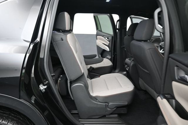 Used 2024 Chevrolet Traverse LT w/ Midnight/Sport Edition AWD/4WD image 23