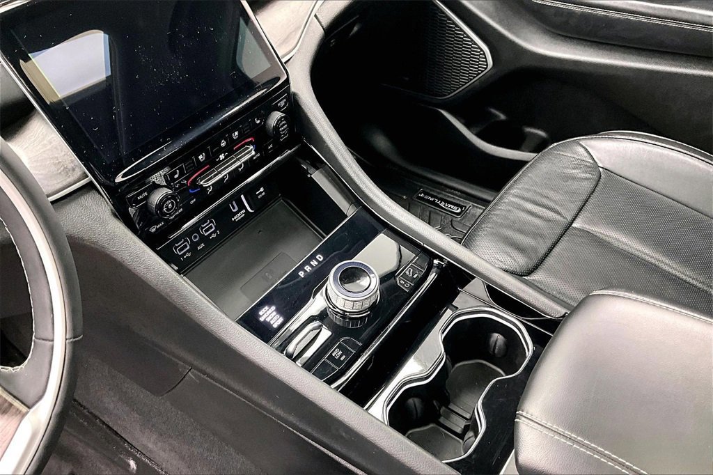 Used 2022 Jeep Grand Cherokee Limited 4xe w/ Luxury Tech Group II image 15