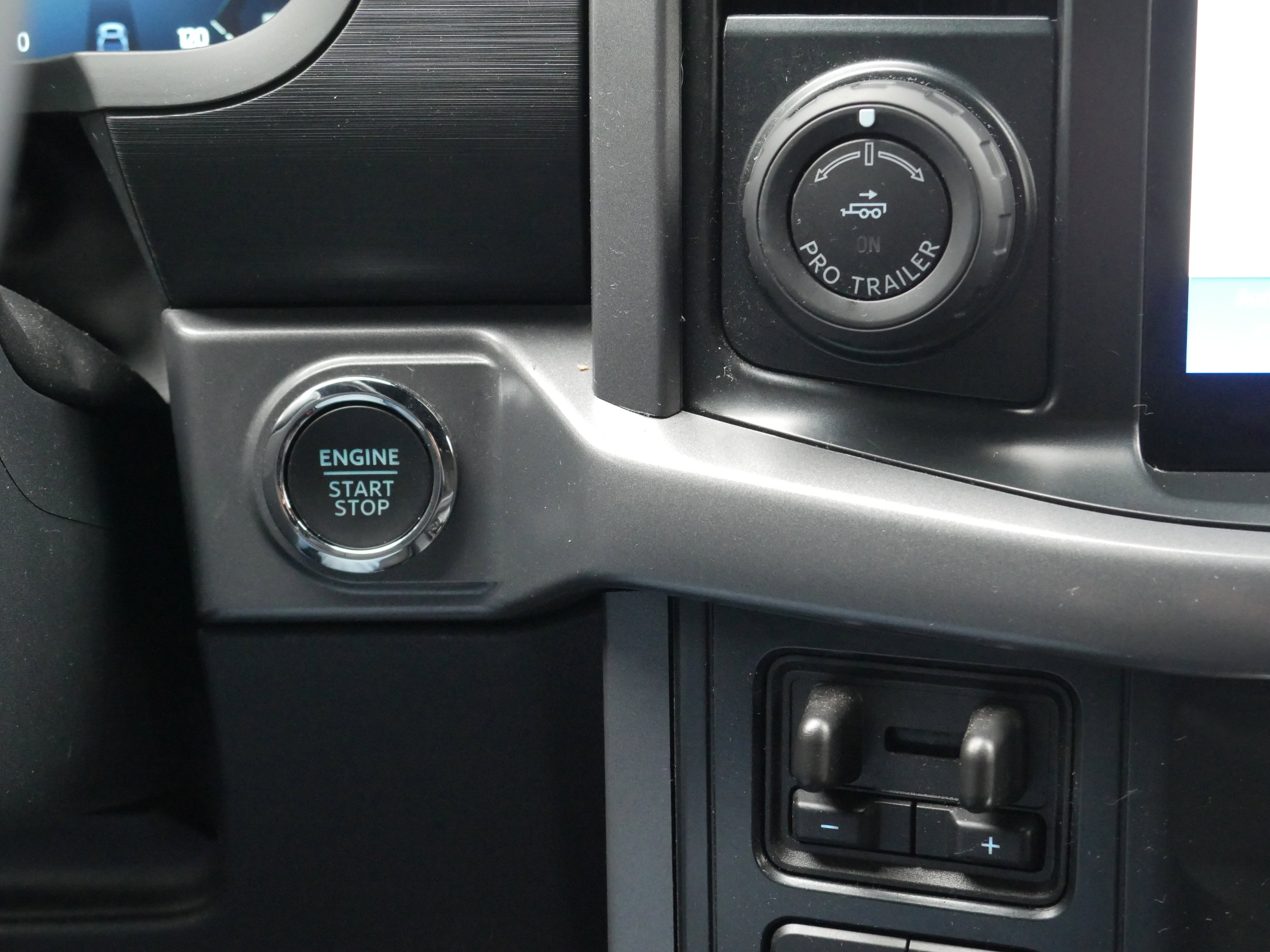 Certified 2025 Ford F150 XLT w/ Equipment Group 302A MID image 8