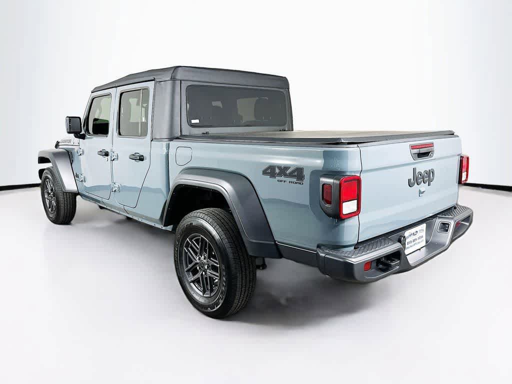 Used 2025 Jeep Gladiator Sport AWD/4WD image 4