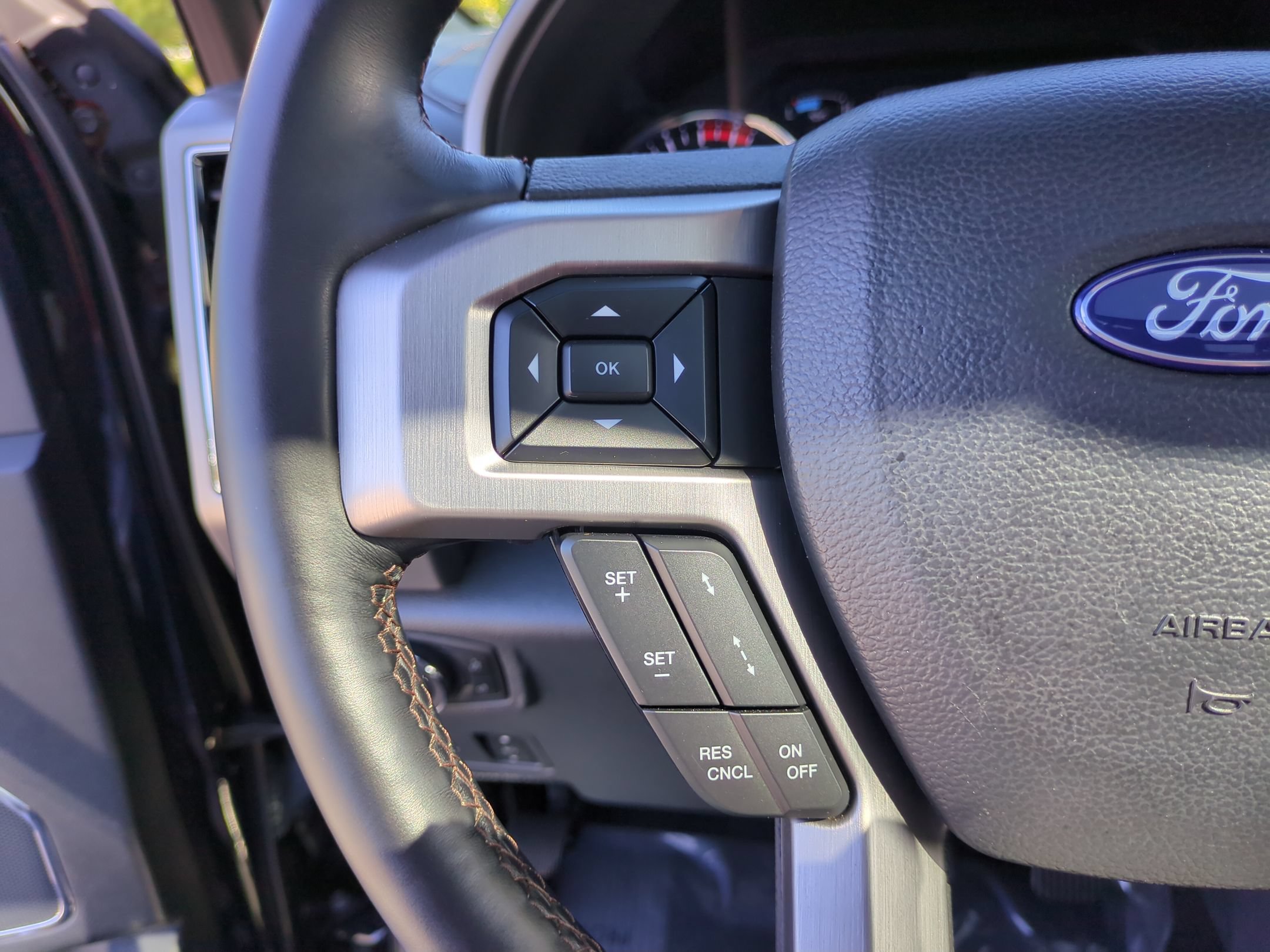 Certified 2022 Ford F250 Platinum w/ Tremor Off-Road Package AWD/4WD image 19
