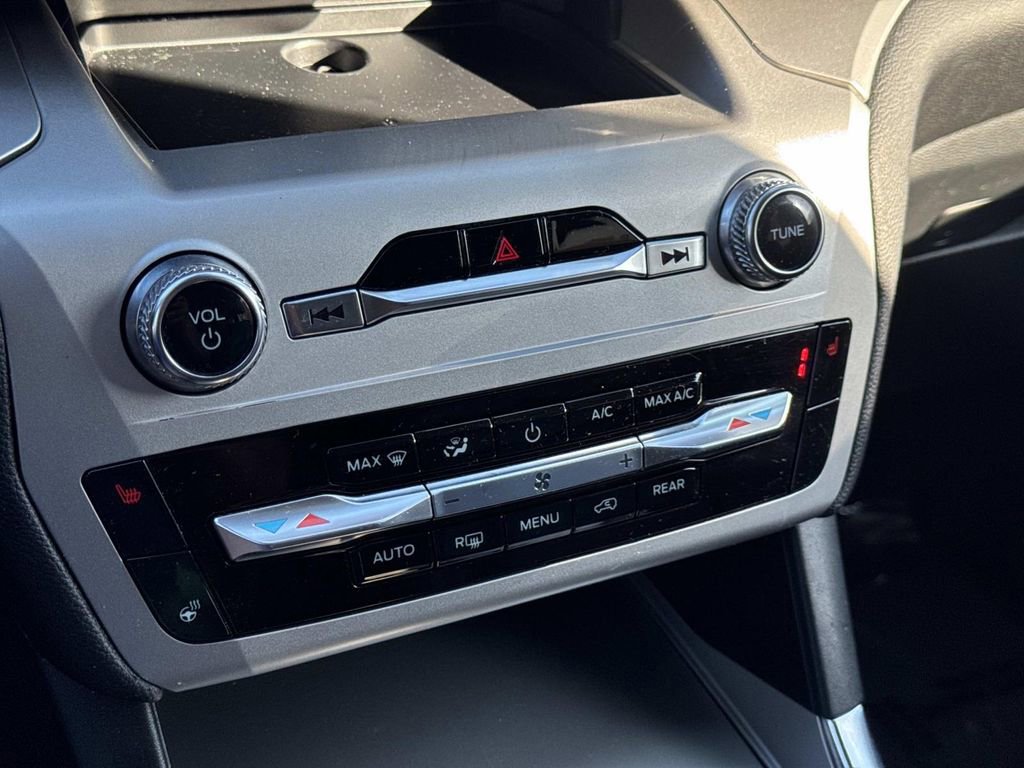 Certified 2022 Ford Explorer XLT w/ Equipment Group 202A image 26