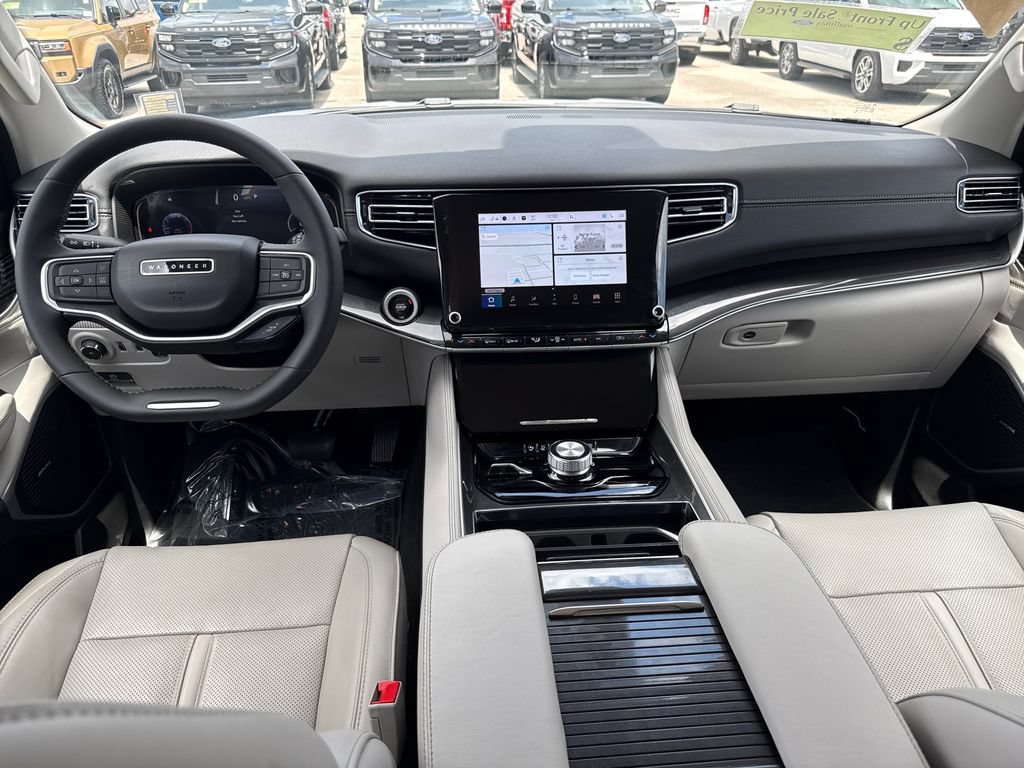 Used 2024 Jeep Wagoneer 4WD image 5