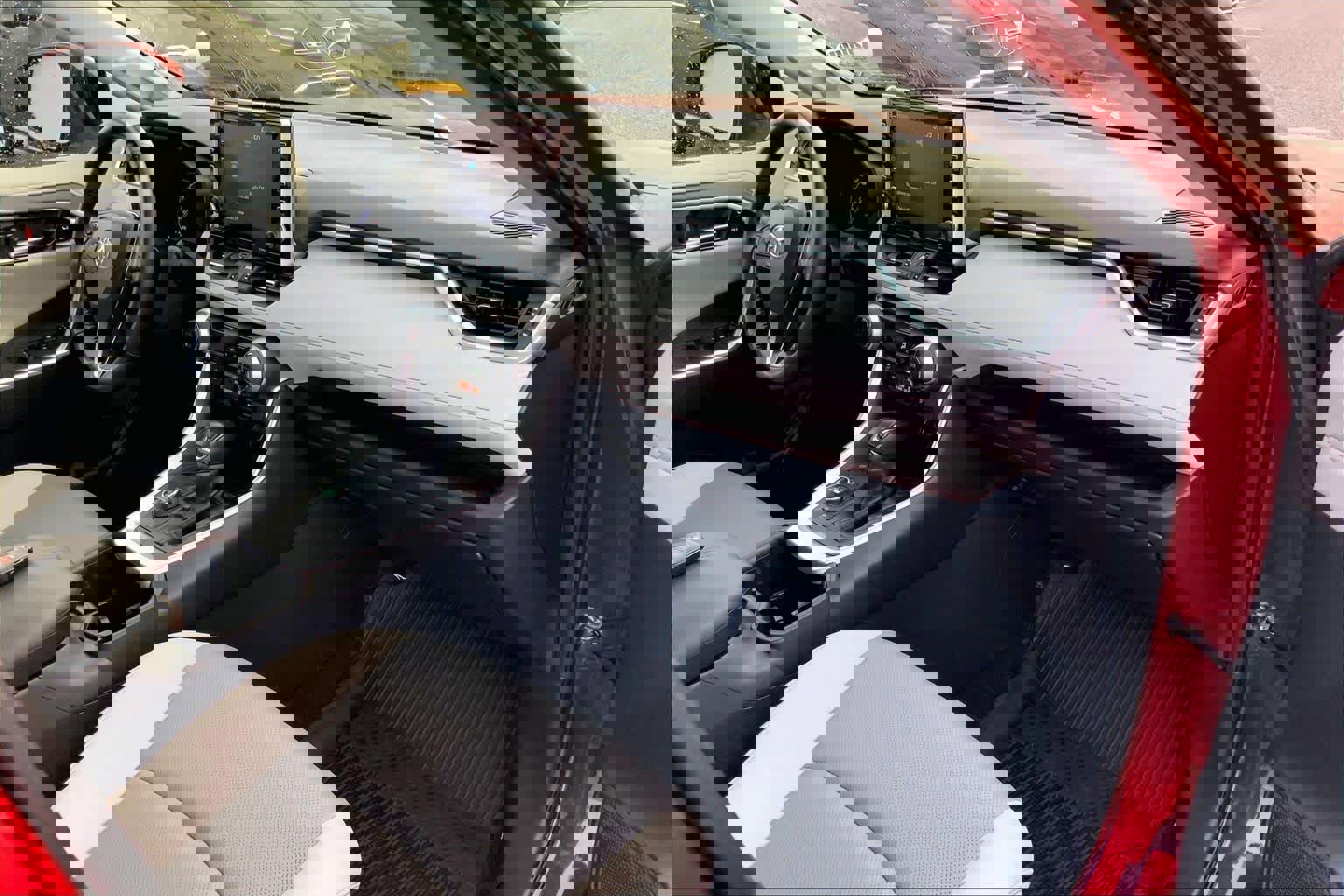 Used 2022 Toyota RAV4 Limited image 19