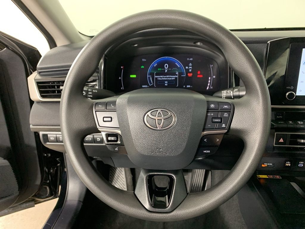 Used 2025 Toyota Camry LE FWD image 21
