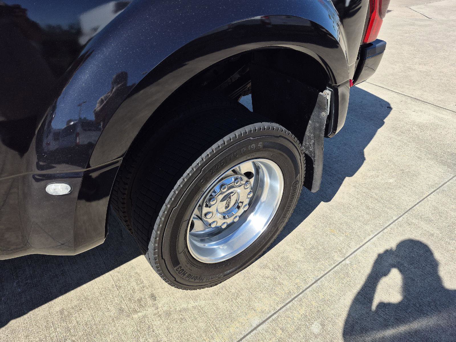 Certified 2021 Ford F450 Platinum w/ FX4 Off-Road Package image 25