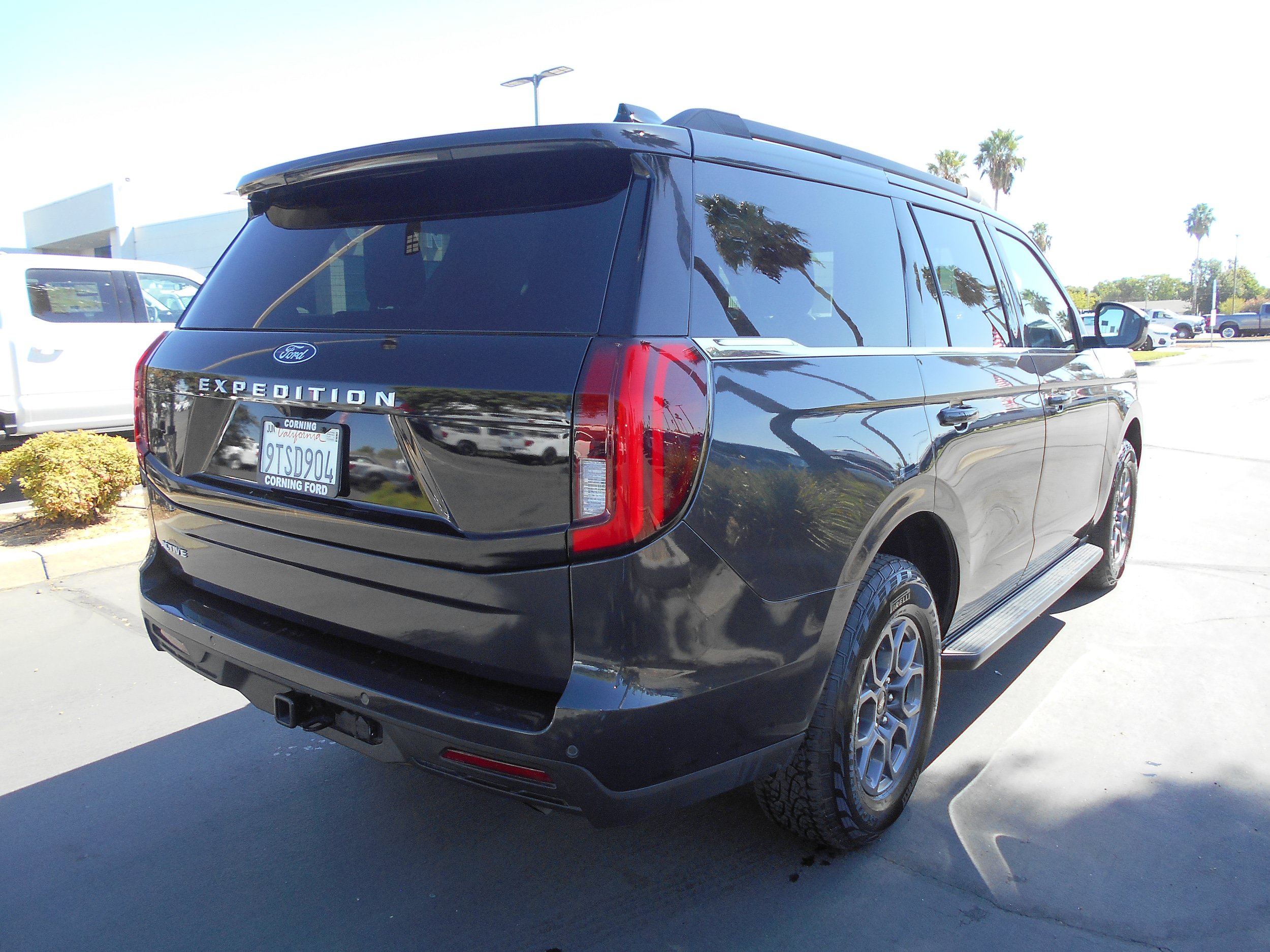 Certified 2025 Ford Expedition Active RWD image 7