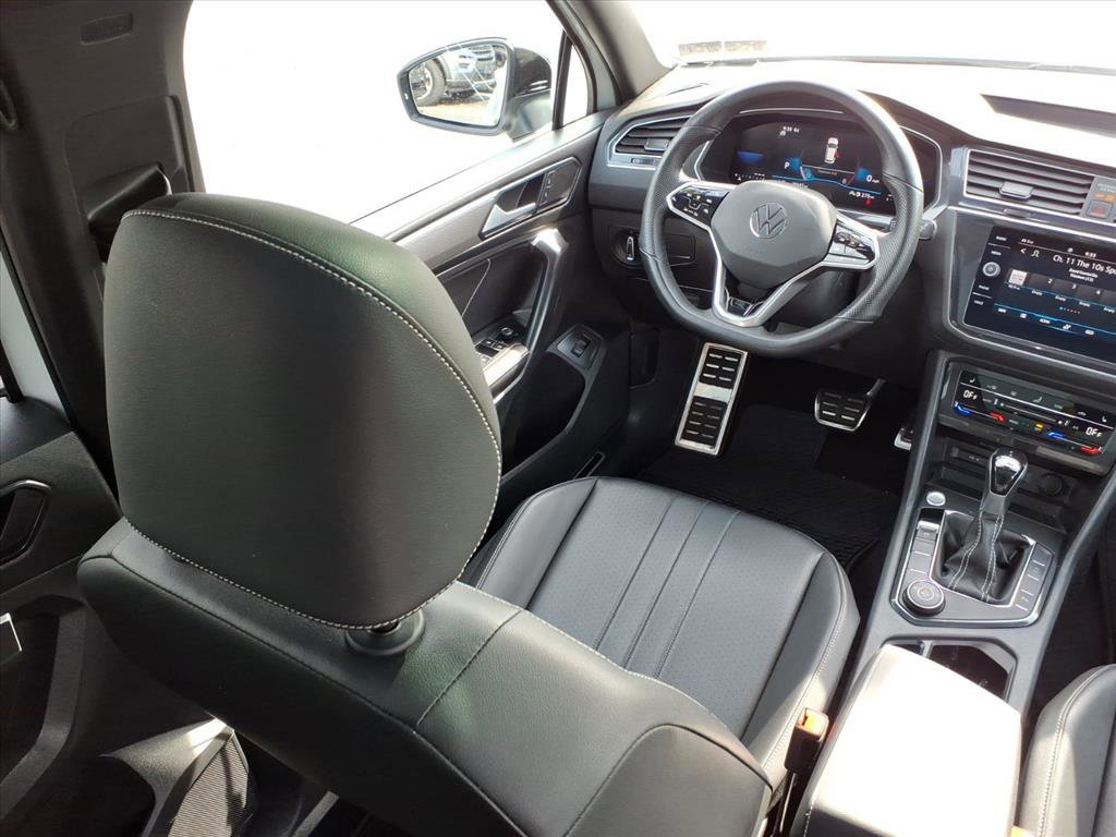 Used 2024 Volkswagen Tiguan SE R-Line image 13