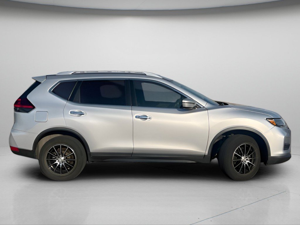 Used 2019 Nissan Rogue SV AWD/4WD image 3