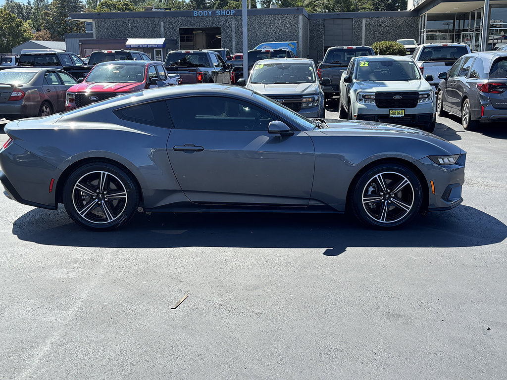 Certified 2024 Ford Mustang Coupe RWD image 4