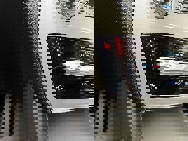 Certified 2022 Ford Explorer XLT w/ Equipment Group 202A image 31