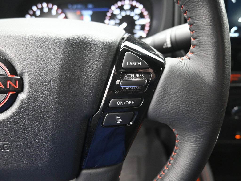 Used 2025 Nissan Frontier PRO-4X AWD/4WD image 12