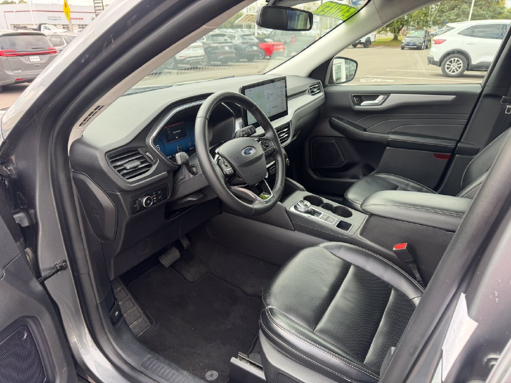 Certified 2024 Ford Escape Platinum AWD/4WD image 12