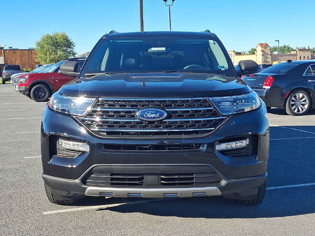 Certified 2024 Ford Explorer XLT w/ Equipment Group 202A AWD/4WD image 2