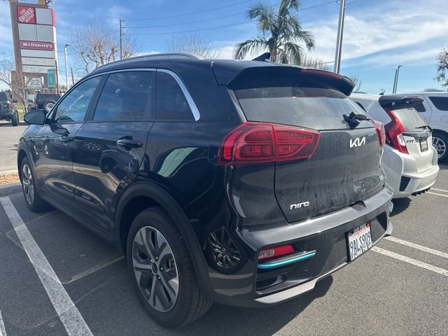 Used 2022 Kia Niro EX Premium image 2