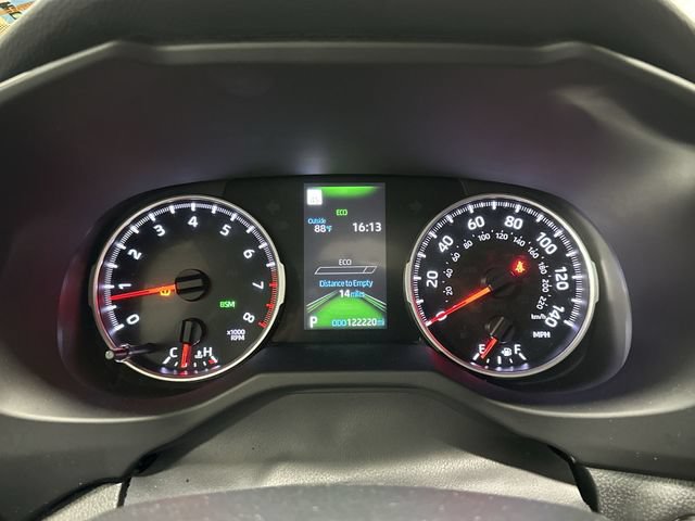 Used 2022 Toyota RAV4 XLE AWD/4WD image 14