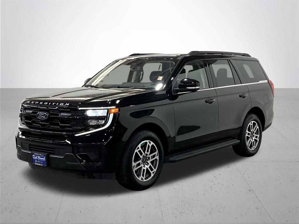 Certified 2025 Ford Expedition Active AWD/4WD image 2