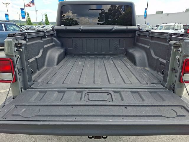Used 2021 Jeep Gladiator Sport AWD/4WD image 38