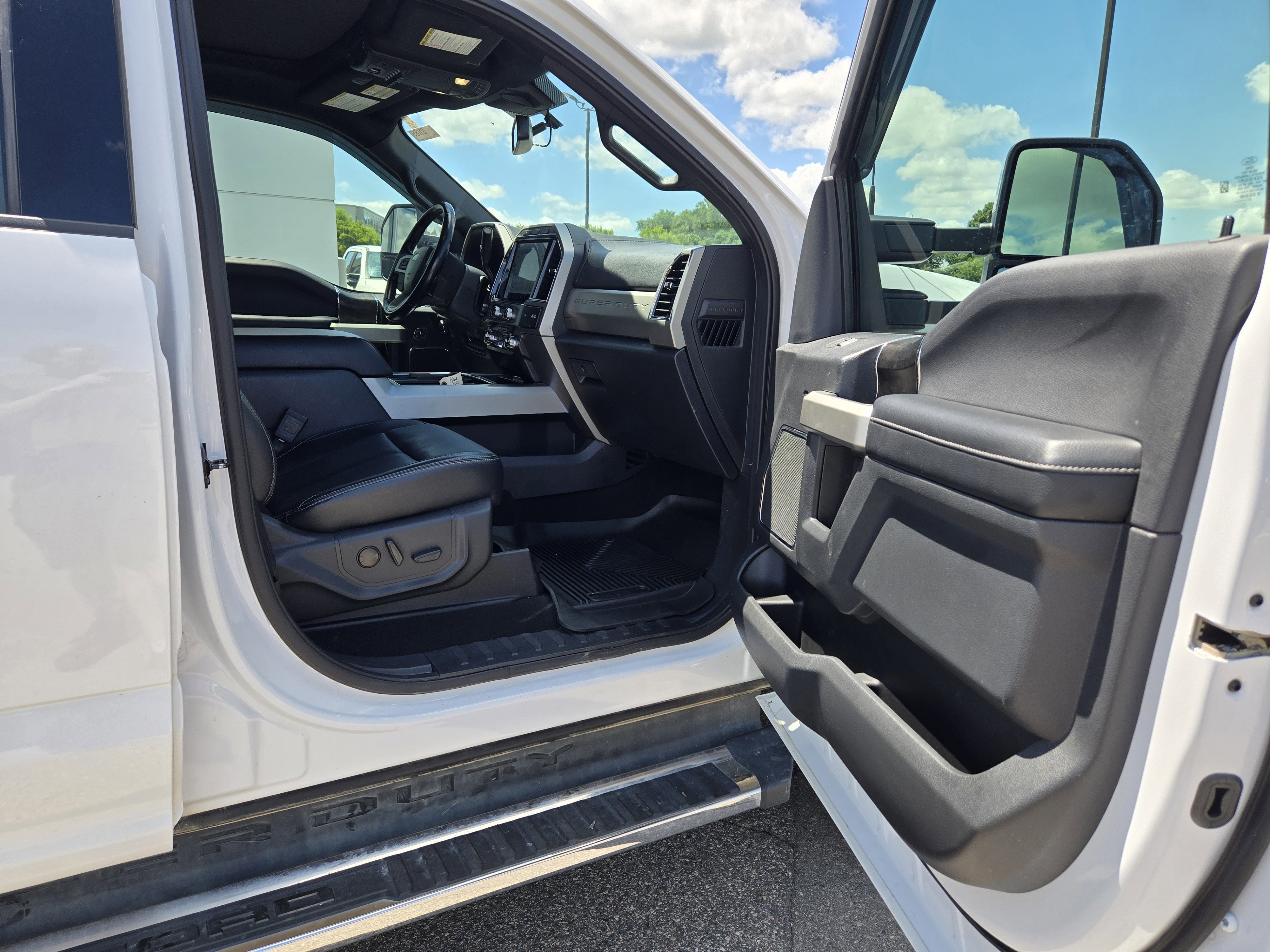 Certified 2022 Ford F350 Lariat w/ Lariat Ultimate Package image 19