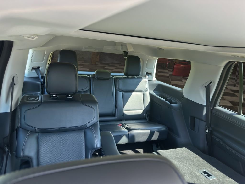 Certified 2025 Ford Expedition Platinum image 11