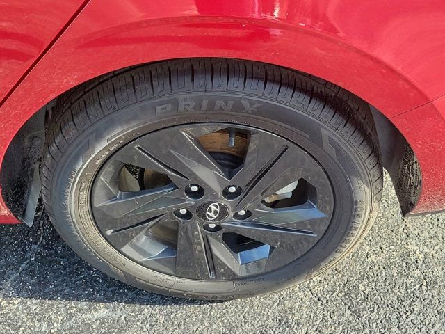 Used 2021 Hyundai Elantra SEL FWD image 6