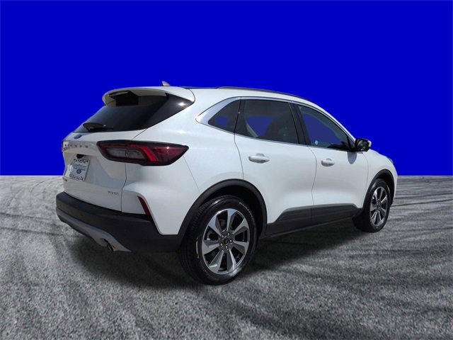 Certified 2025 Ford Escape Platinum w/ Premium Technology Package image 5