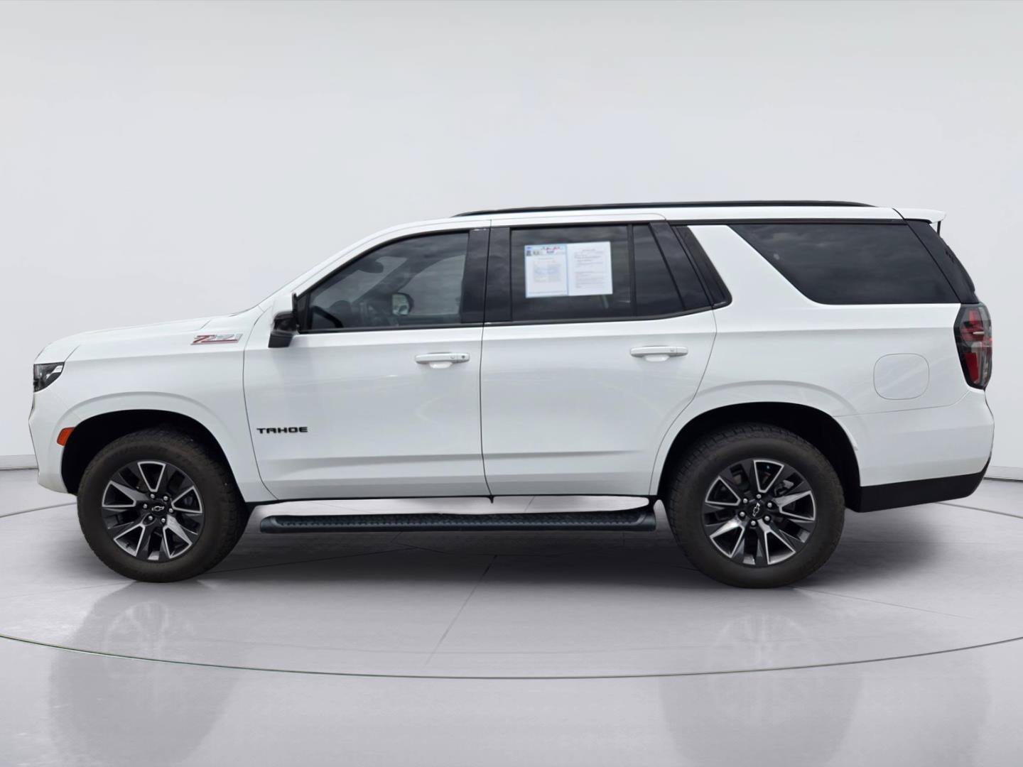 Used 2023 Chevrolet Tahoe Z71 w/ Luxury Package AWD/4WD image 8