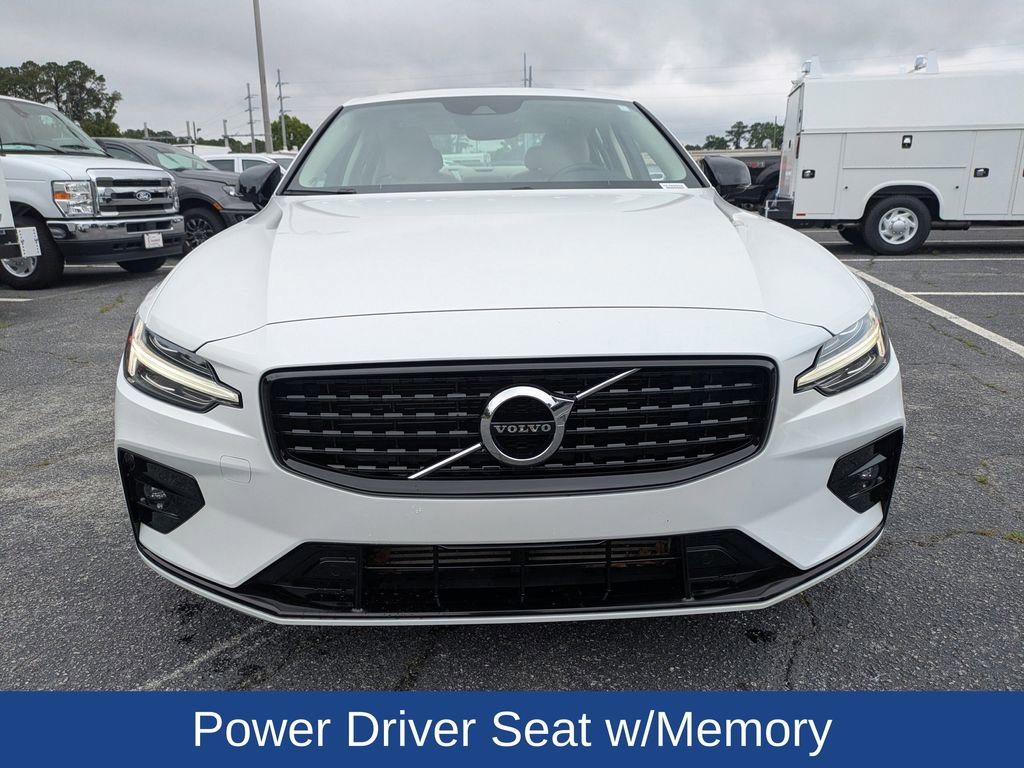 Used 2021 Volvo S60 T5 Momentum FWD image 10
