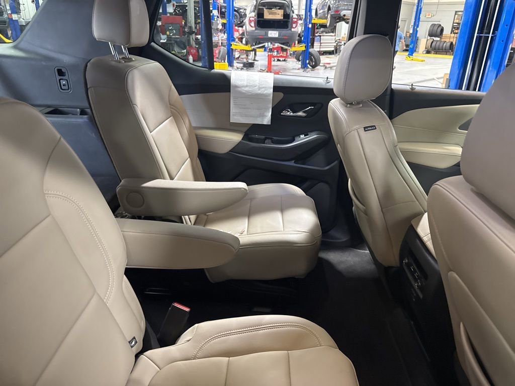 Used 2023 Chevrolet Traverse LT image 20