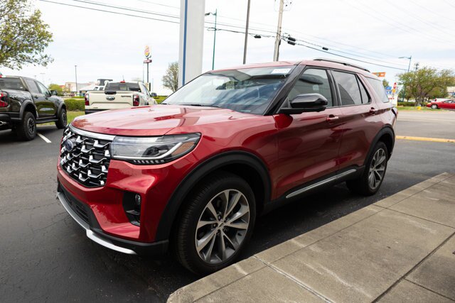 Certified 2025 Ford Explorer Platinum w/ Ultimate Package AWD/4WD image 6