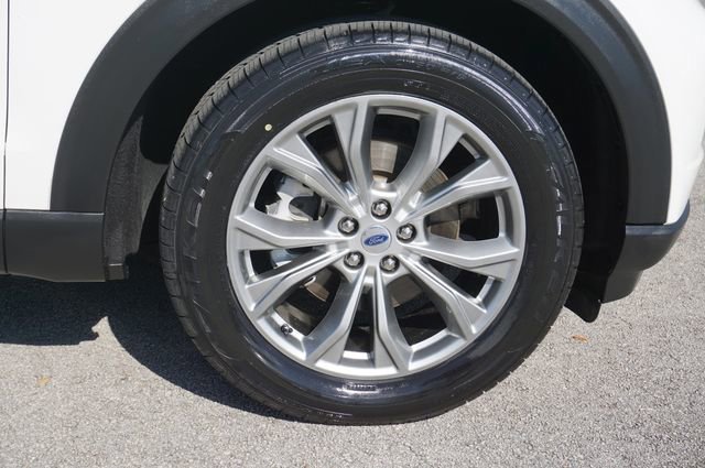 Certified 2022 Ford Explorer XLT w/ Equipment Group 202A image 21