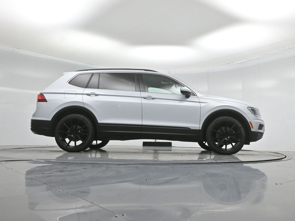 Used 2019 Volkswagen Tiguan SE w/ Panoramic Sunroof Package FWD image 47