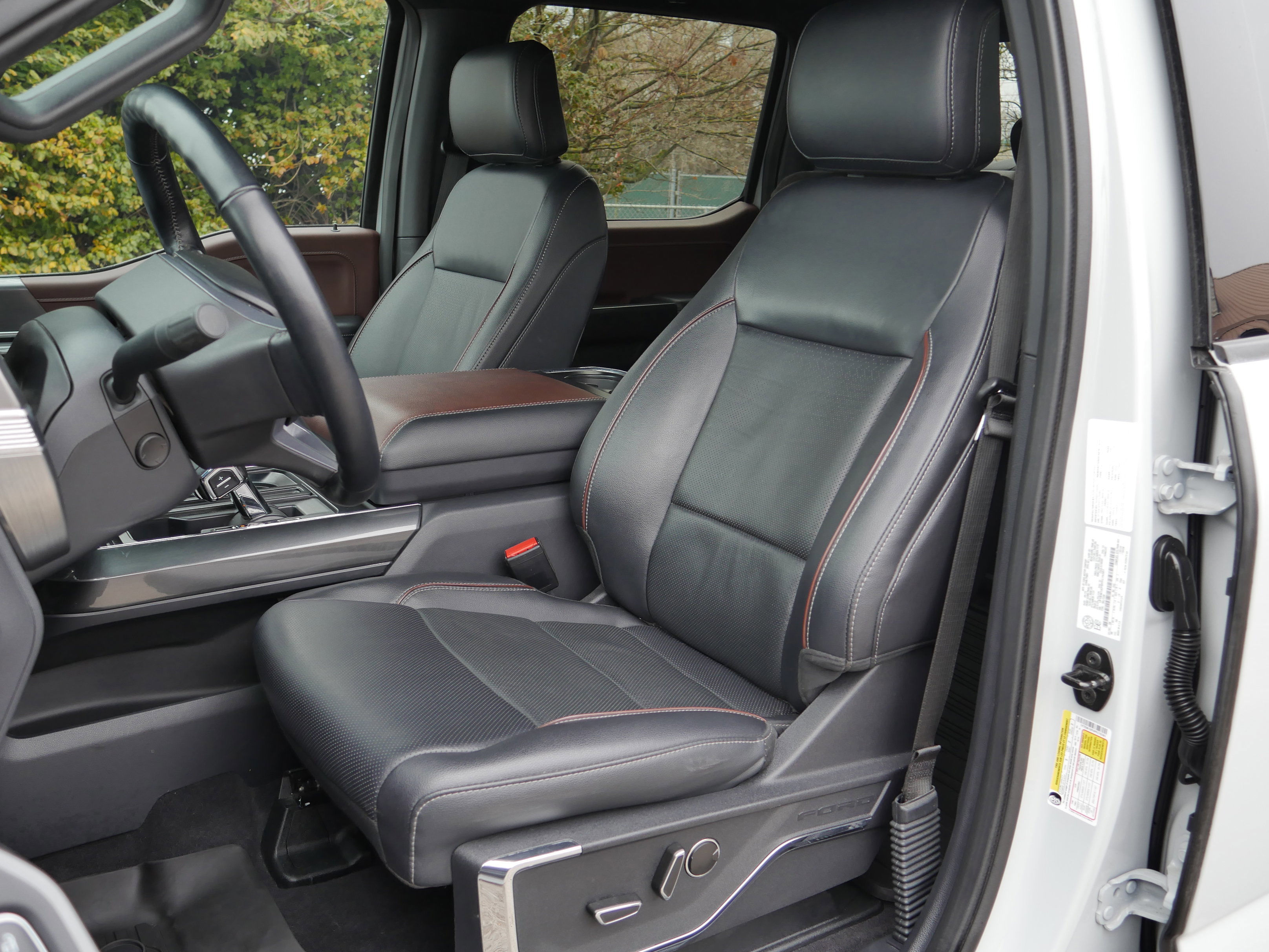 Certified 2023 Ford F150 Lariat w/ Equipment Group 502A High image 37