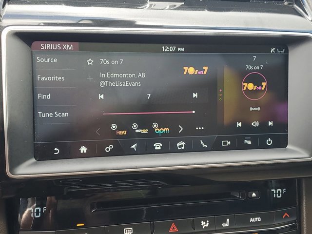 Used 2019 Jaguar F-PACE Prestige image 28