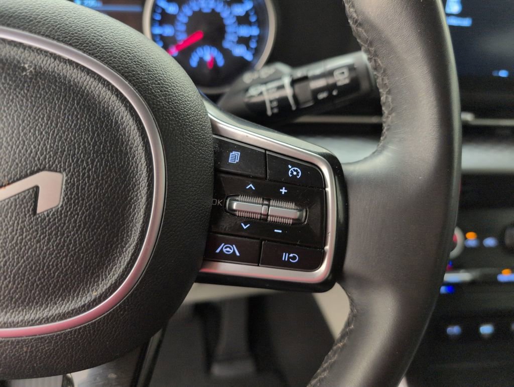 Used 2024 Kia Carnival LX image 44