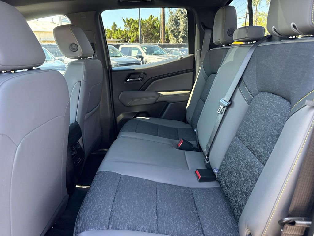 Used 2024 Chevrolet Colorado ZR2 w/ Technology Package image 12