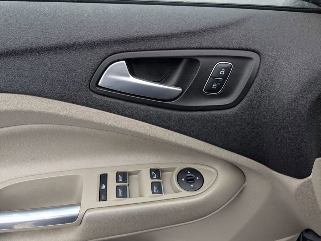 Certified 2019 Ford Escape SE image 12