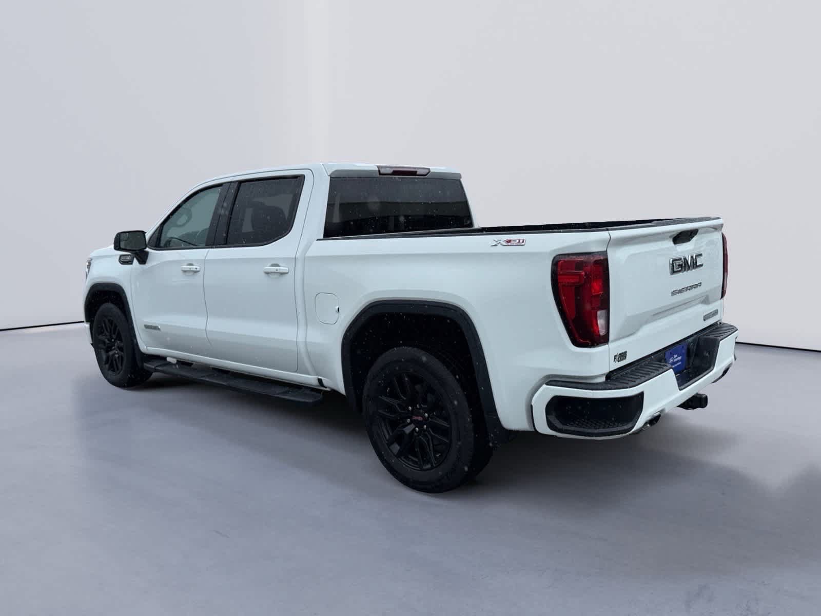 Used 2021 GMC Sierra 1500 Elevation w/ LPO, Elevation Black Package AWD/4WD image 3