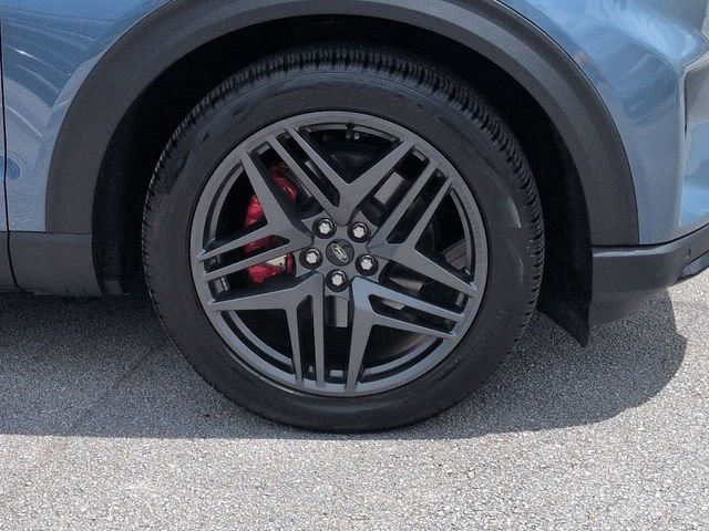 Certified 2025 Ford Explorer ST AWD/4WD image 11