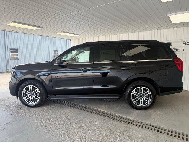Certified 2025 Ford Expedition Active AWD/4WD image 27