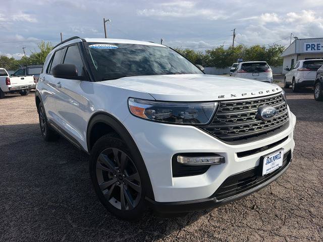 Certified 2021 Ford Explorer XLT w/ Equipment Group 202A AWD/4WD image 1