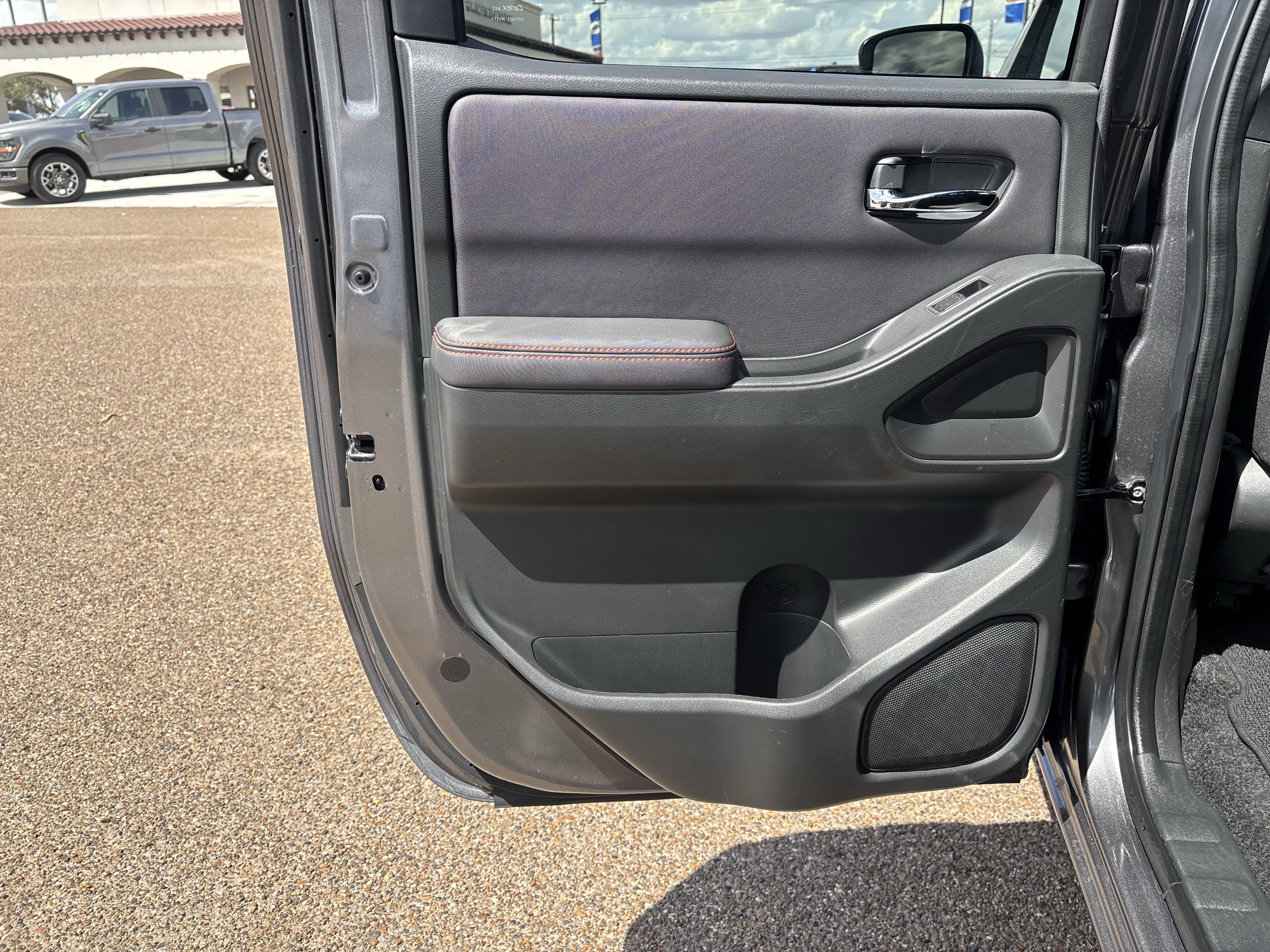 Used 2024 Nissan Frontier PRO-4X AWD/4WD image 14