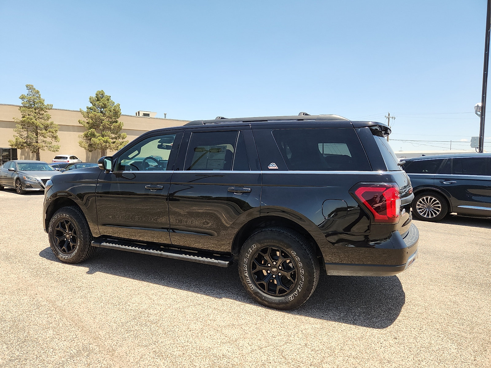 Certified 2022 Ford Expedition Timberline AWD/4WD image 4