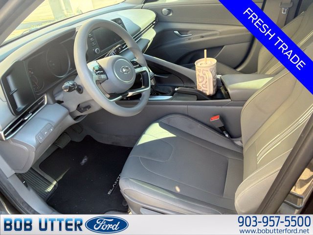 Used 2022 Hyundai Elantra SEL FWD image 4