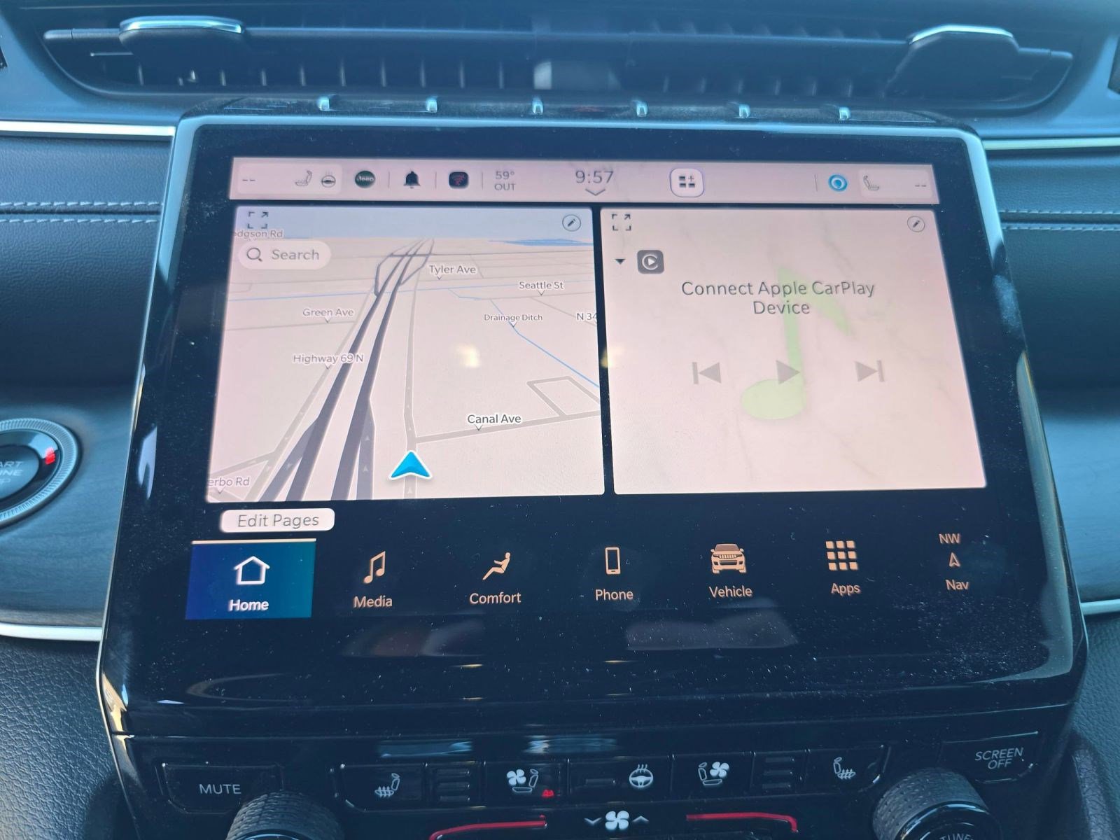 Used 2025 Jeep Grand Cherokee L Limited w/ Luxury Tech Group II image 25