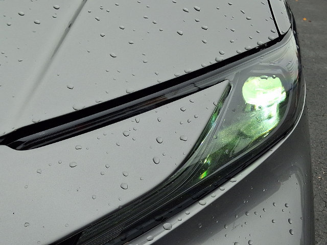 Used 2025 Toyota Camry SE w/ Convenience Package FWD image 9