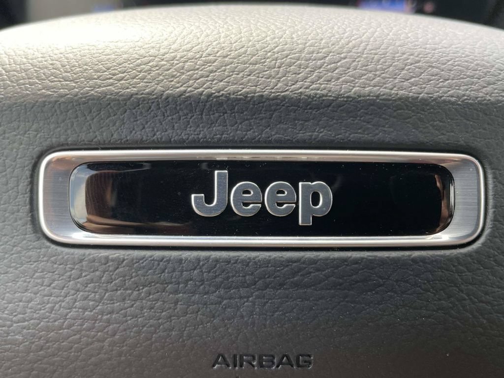 Used 2024 Jeep Grand Cherokee L Altitude RWD image 29