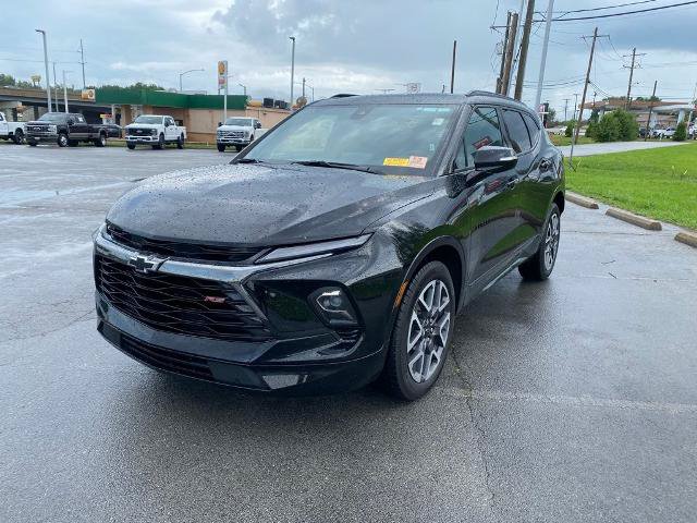 Used 2025 Chevrolet Blazer RS FWD image 3