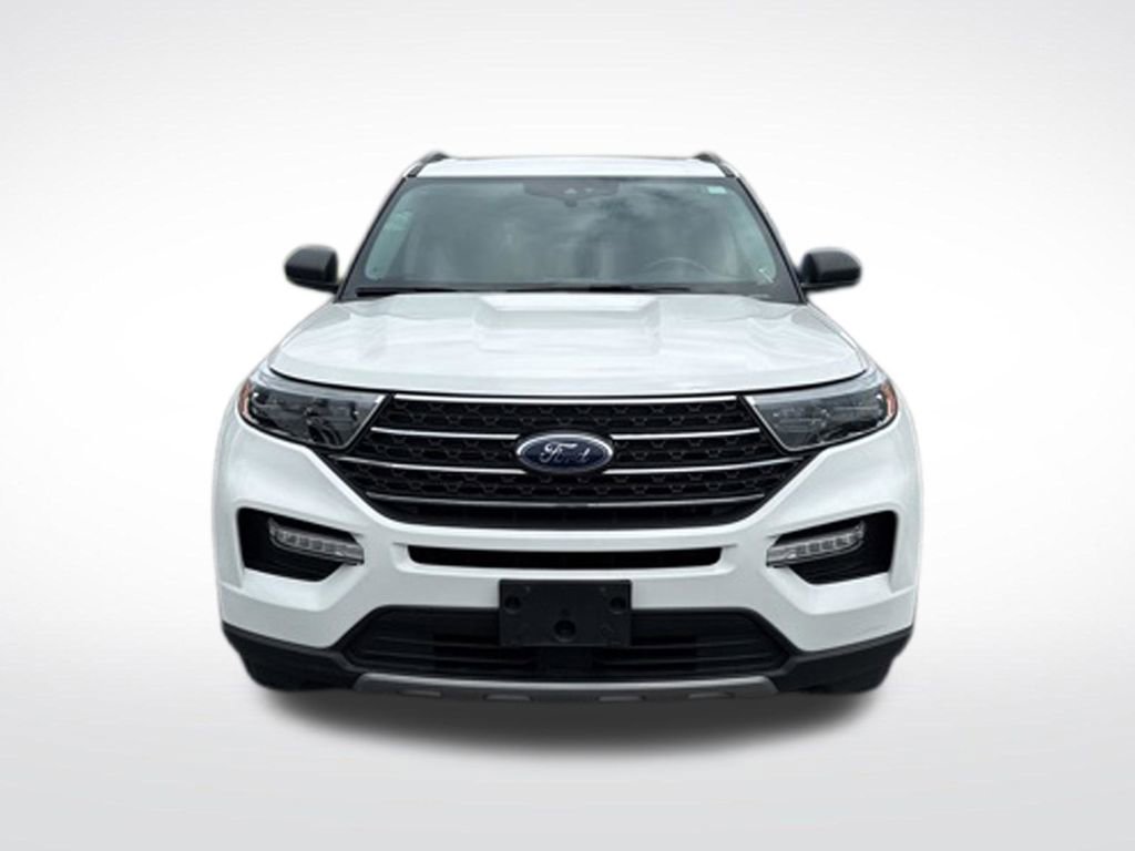 Certified 2023 Ford Explorer XLT w/ Equipment Group 202A AWD/4WD image 2
